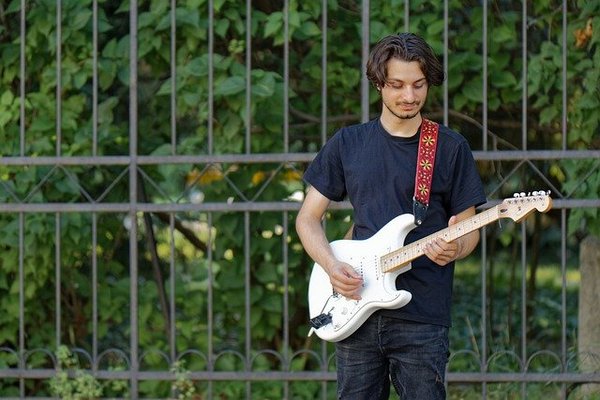 Vos cours de guitare à Toulon
